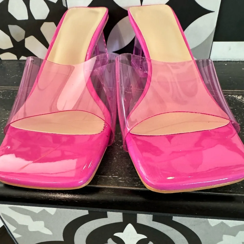 NWOT pink plastic midi square heels! 🩷FUN & FABULOUS 🩷see pic for more info!